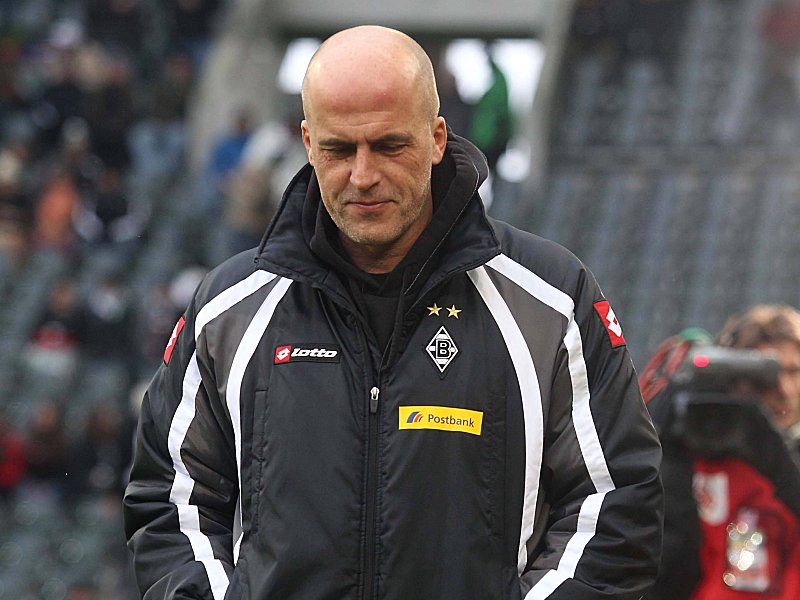 Ein Trainer und schwere Zeiten: Michael Frontzeck musste mit Gladbach wieder eine klare Niederlage einstecken.