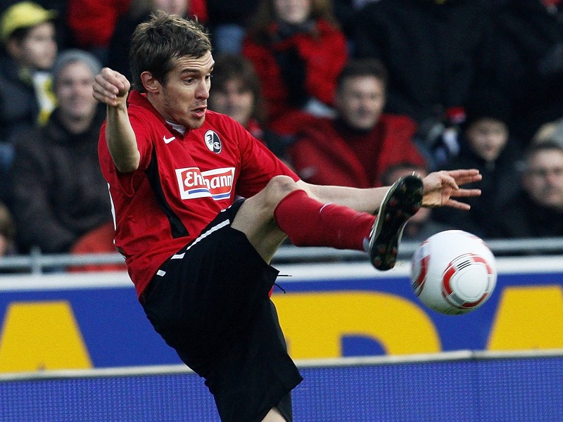 Neuer Kontrakt: Mittelfeldspieler Julian Schuster bleibt dem SC Freiburg erhalten. 