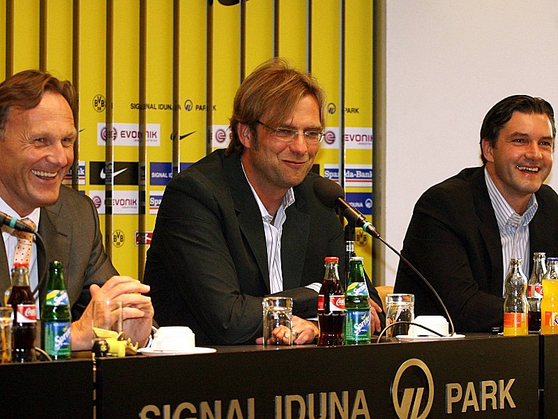 Funktionierendes Dreigestirn: Hans-Joachim Watzke, J&#252;rgen Klopp und Michael Zorc (v.l.) bei der offiziellen Vorstellung des Trainers im Mai 2008.