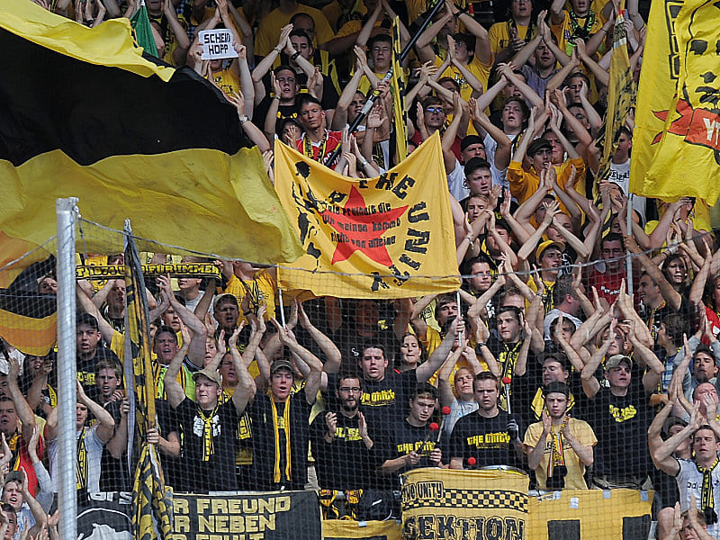 Ganz sch&#246;n laut: Dortmunder Fans mussten in Sinsheim nicht nur den selbst erzeugten L&#228;rmpegel verdauen.