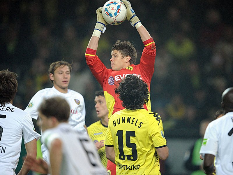 Stand in der laufenden Saison schon im Pokal gegen Dresden im BVB-Tor: Mitchell Langerak.