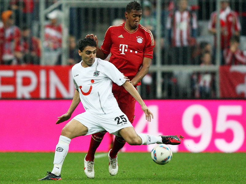 Schwerer Stand: Hannovers Angreifer Mohammed Abdellaoue wusste auch gegen den FC Bayern nicht zu &#252;berzeugen. 