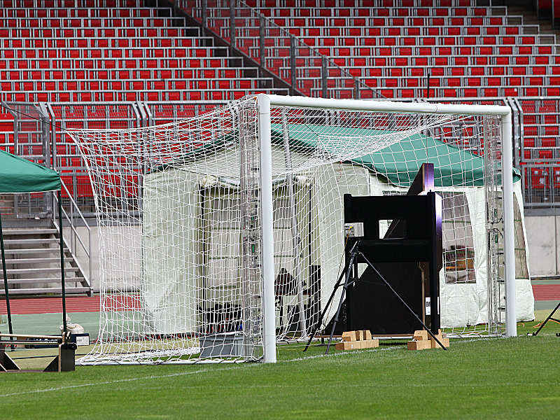 Test der GoalRef-Technologie im N&#252;rnberger Stadion. Dort ist die Technik bereits implementiert.