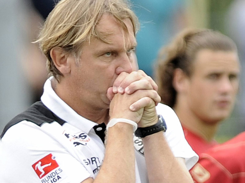 Gl&#252;ckliches H&#228;ndchen auch in K&#246;ln?  Sandhausen-Trainer Gerd Dais fiebert mit.