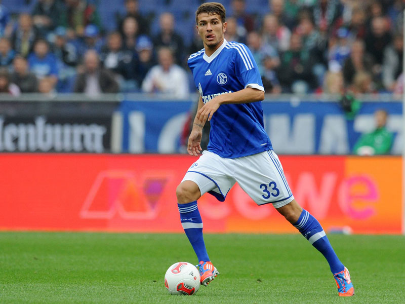 Mittelfeldstratege: Roman Neust&#228;dter hat sich bei Schalke gleich festgespielt.