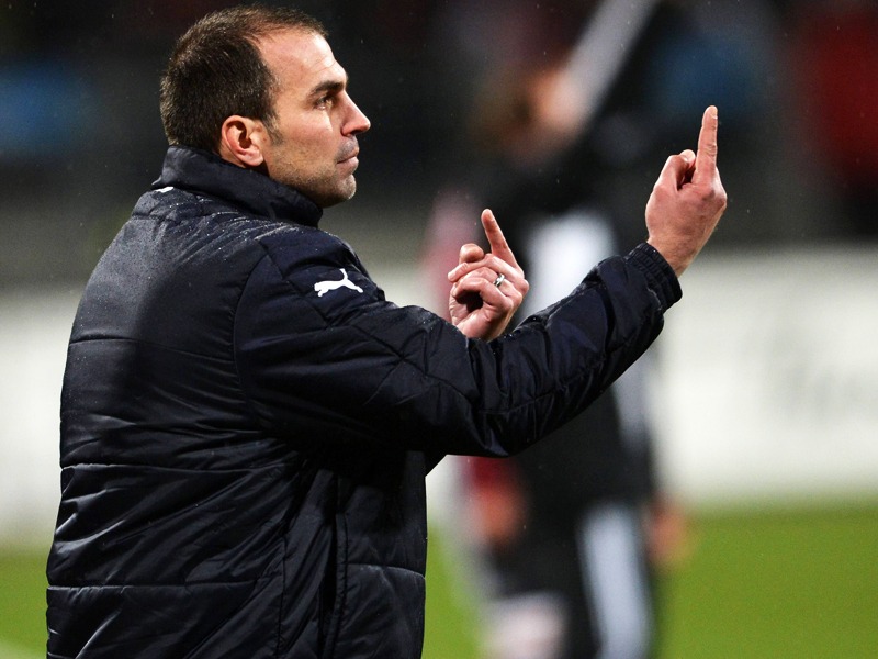 Unter Druck: Hoffenheims Trainer Markus Babbel tritt mit seinem Team gegen Bremen an.
