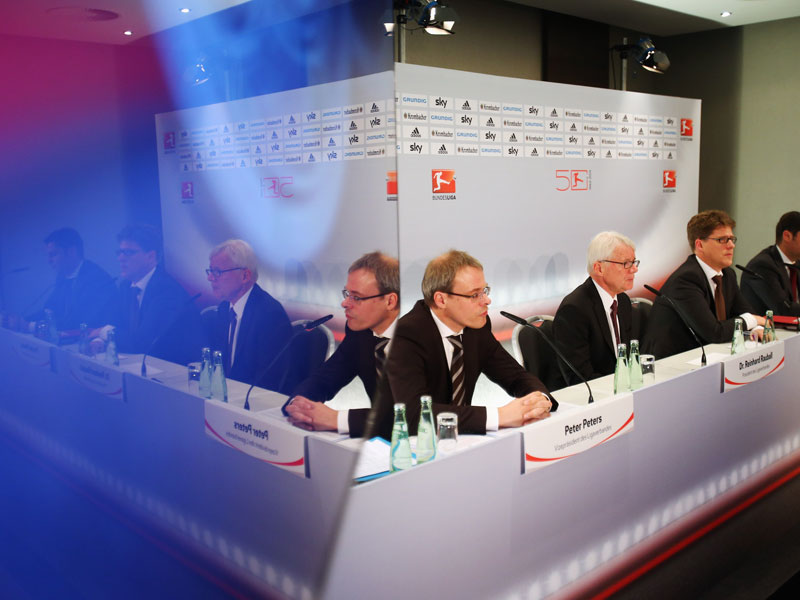 Entscheidung in Frankfurt: Die DFL um Liga-Chef Reinhard Rauball verk&#252;ndete am Mittwoch das Abstimmungsergebnis.