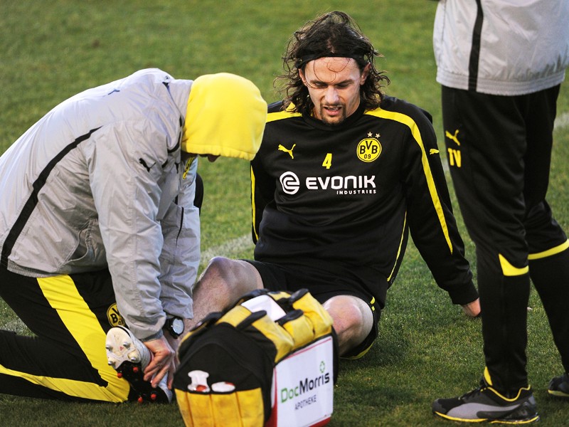 Schmerz lass nach: Dortmunds Innenverteidiger Neven Subotic hat sich im Training verletzt.