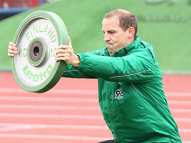 Jan Schlaudraff legte sich im portugiesischen Trainingslager mit einem Fitnesstrainer der Hannoveraner an.