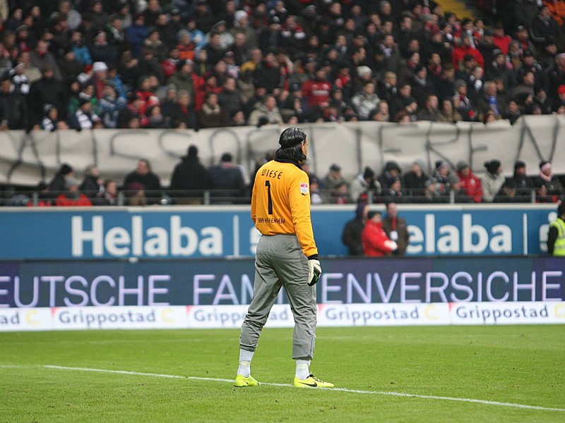 Ob die Frankfurter Fans es geahnt haben? Tim Wiese wurde in Hoffenheim vorerst aussortiert. Er akzeptiert die Entscheidung.