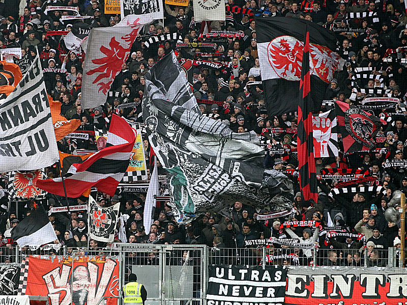 Gewaltbereite Fans von Eintracht Frankfurt sorgten in den letzten beiden Tagen mal wieder f&#252;r &#196;rger.