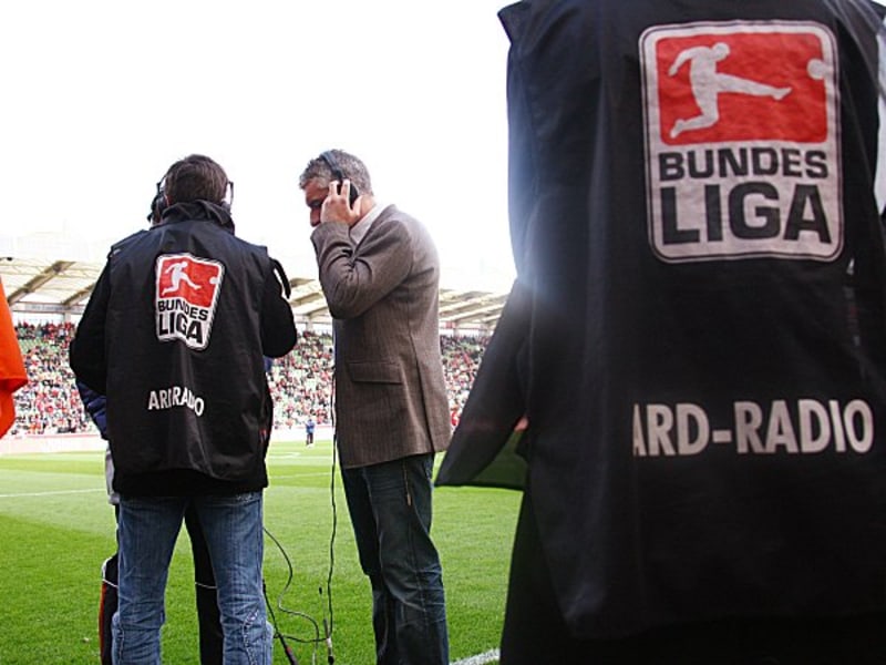 Auch in Zukunft meldet sich die ARD via Radio aus den Stadien der Bundesliga.