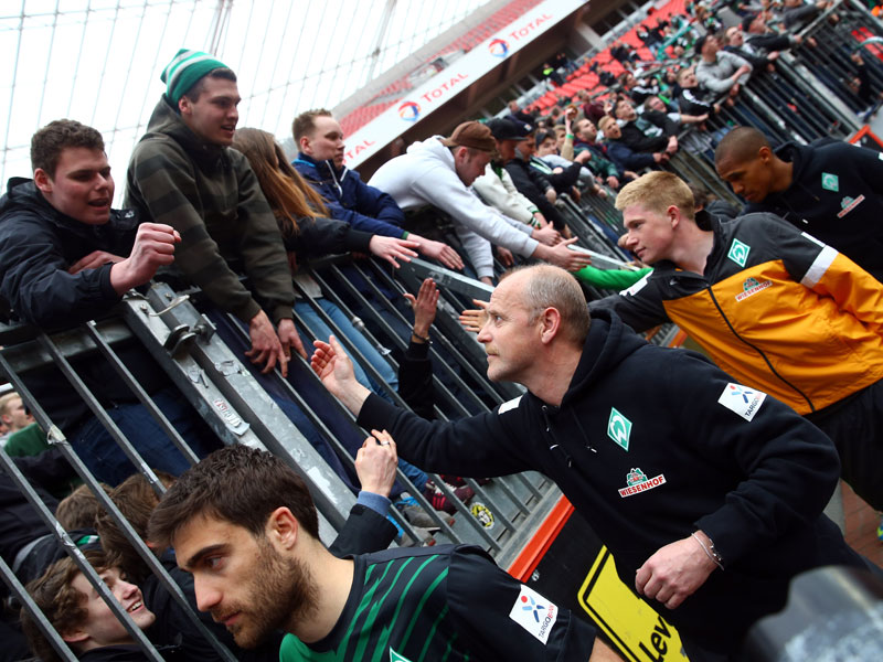 Von den Fans gefeiert, vom Manager gest&#252;tzt: Werder-Trainer Thomas Schaaf.