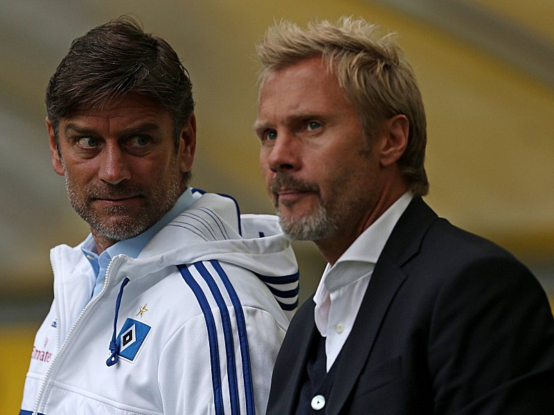Verlangt wie sein Vorstandsboss Carl Edgar Jarchow eine schnelle Trendwende von Thorsten Finks Mannschaft: HSV-Sportdirektor Oliver Kreuzer (links).