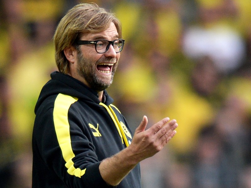 Freut sich auf ein &quot;leidenschaftliches Spiel&quot;: Dortmunds Trainer J&#252;rgen Klopp vor dem Derby beim FC Schalke.