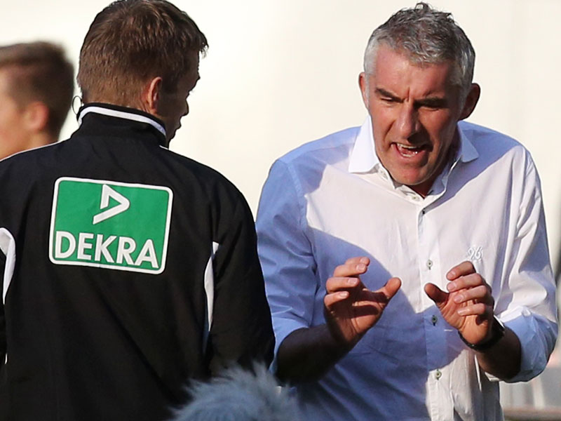 96-Coach Mirko Slomka war wegen Schiedsrichterentscheidungen gegen Hoffenheim mehrfach au&#223;er sich.