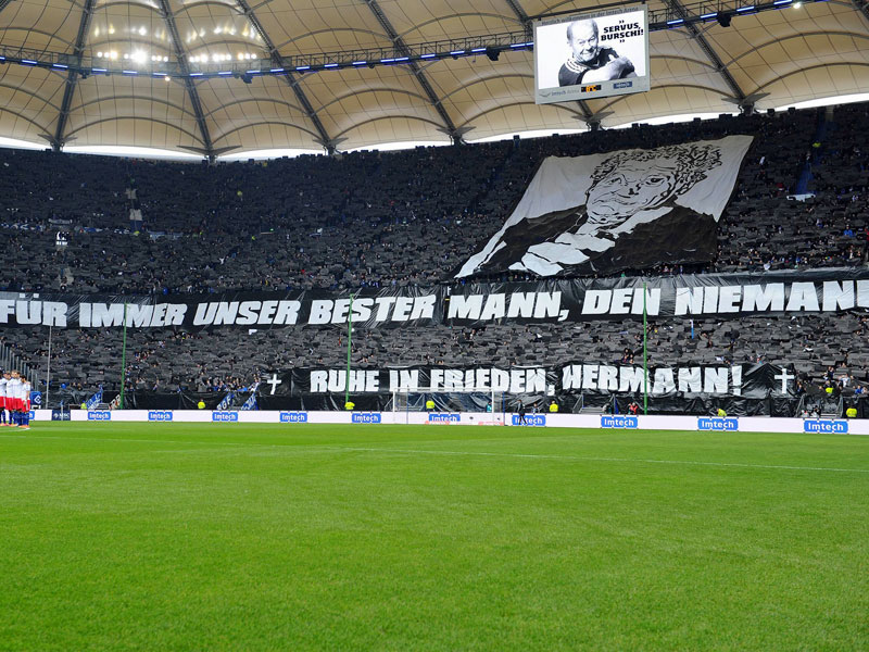 Die Gedenkfeier gest&#246;rt: Der HSV nahm am Samstag Abschied von Klublegende Hermann Rieger.