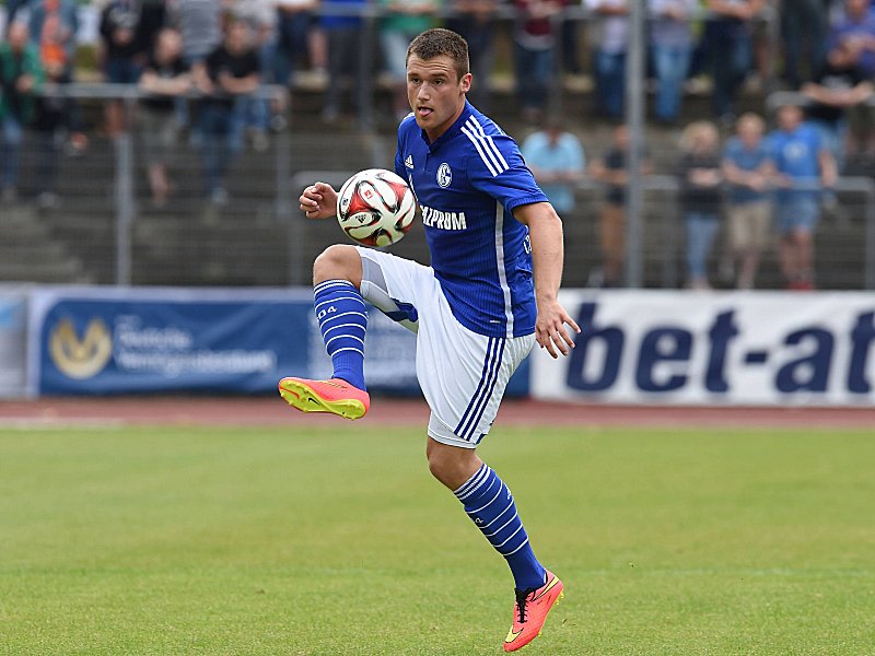 Schalkes Christian Clemens zog sich im Testspiel gegen Rosenheim einen Muskelfaserriss zu.