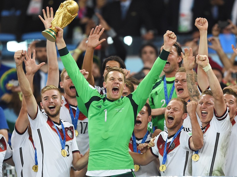 Fu&#223;baller des Jahres 2014: Weltmeister Manuel Neuer wiederholte seinen Triumph von 2011. 