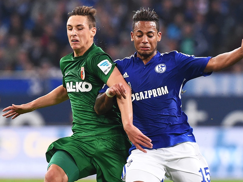 Gro&#223;es Talent: Augsburgs Dominik Kohr, hier links gegen Schalkes Aogo. 