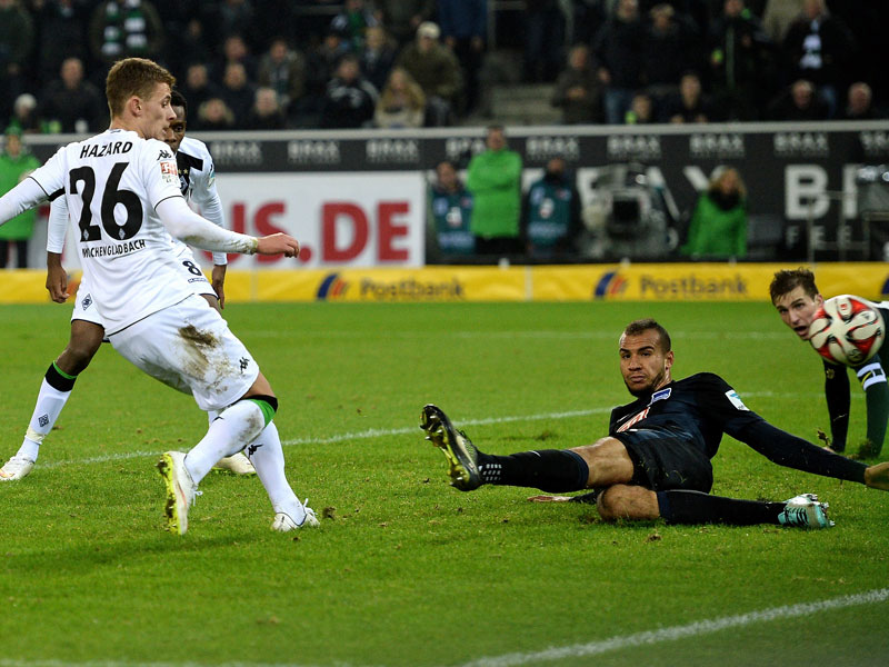Elf Scorerpunkte nach der Hinrunde hat Thorgan Hazard auf seinem Konto. Hier trifft er im Ligaspiel gegen Hertha.