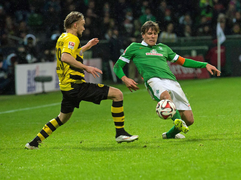 Clemens Fritz, hier gegen Dortmunds Marcel Schmelzer, riss gegen den BVB seine Kollegen mit. 
