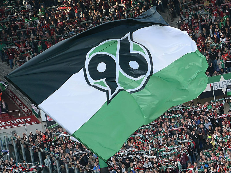 So friedlich unterst&#252;tzten in Bremen nicht alle Hannoveraner Fans &quot;ihre&quot; 96er.