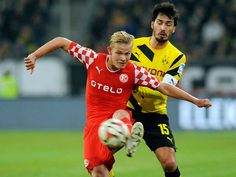 Im Test gegen den BVB traf er zum 1:0: Leverkusens Leihspieler Joel Pohjanpalo (li.) in Diensten der Fortuna.