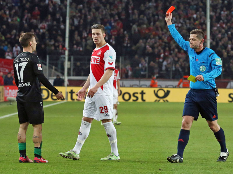 Fehlt im n&#228;chsten Spiel wegen der Ampelkarte: Hannovers Joao Pereira.