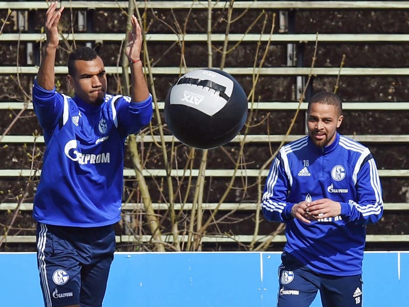Die Trainingsfreude auf Schalke war schnell vorbei: Choupo-Moting (li.) und Sam.