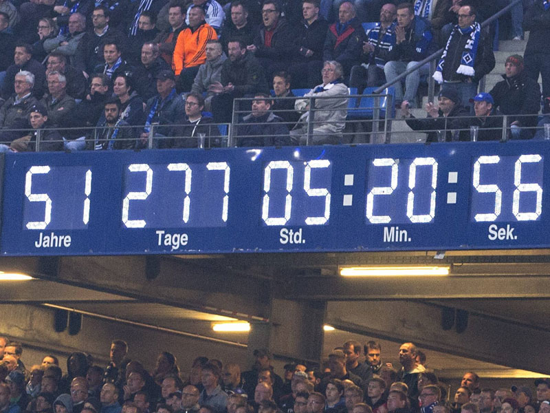 Die Uhr im Hamburger Stadion bleibt: Dies entschied Dietmar Beiersdorfer.