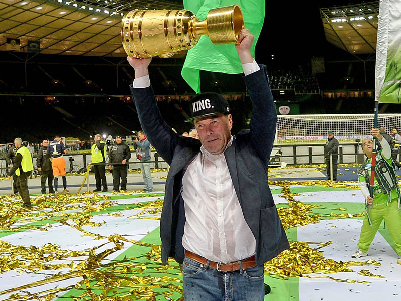 Kr&#246;nte sich erst mit dem Pokalerfolg und wurde nun zum Trainer des Jahres ernannt: Dieter Hecking.