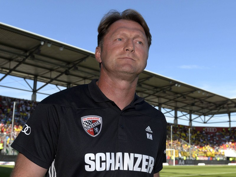 Keine Angst vor Augsburg: FCI-Coach Ralph Hasenh&#252;ttl.