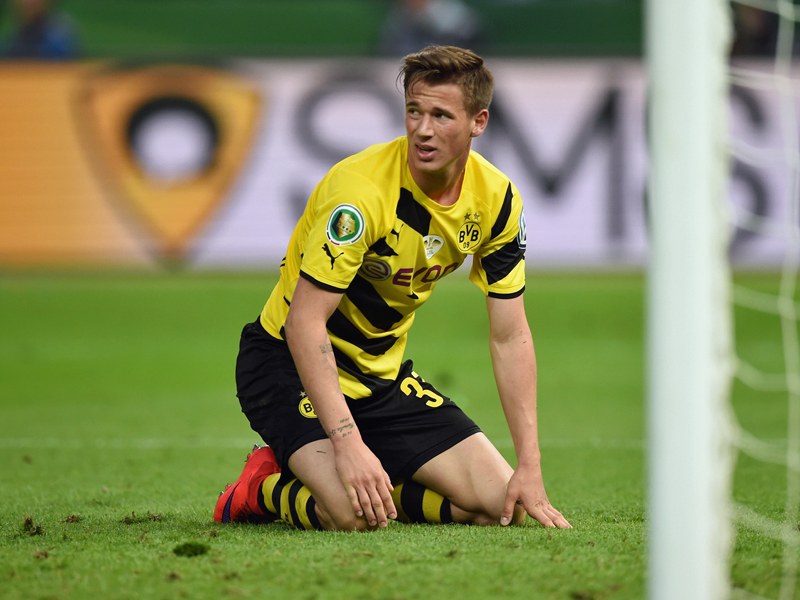 Dortmunds Nationalspieler Erik Durm kommt in dieser Saison einfach nicht auf die Beine.