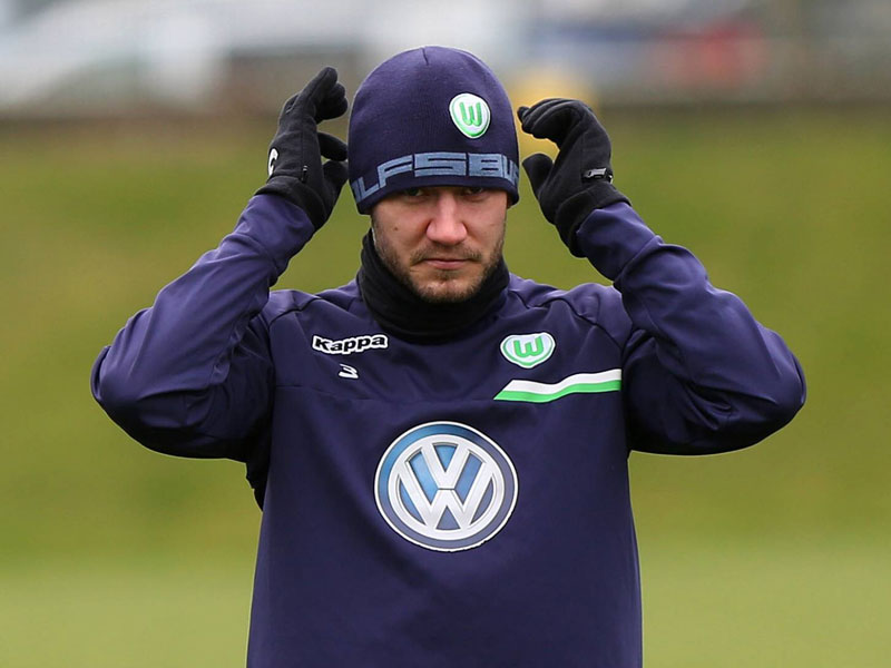Fiel mal wieder nicht als Musterprofi auf: Wolfsburgs St&#252;rmer Nicklas Bendtner.