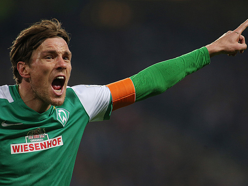 Setzt wenige Tage vor dem eminent wichtigen Spiel gegen den VfB Stuttgart ein Zeichen: Werder-Kapit&#228;n Clemens Fritz verschiebt sein Karriereende!