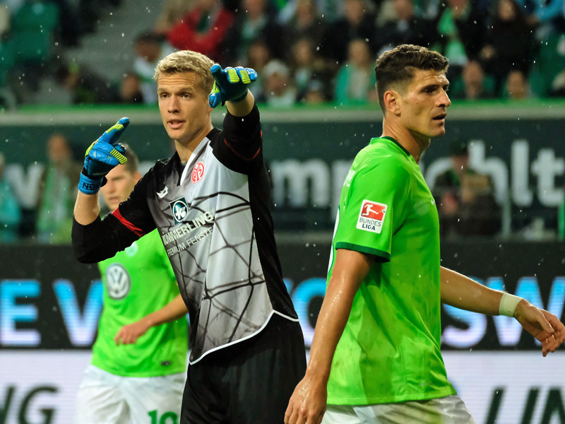 Die Null steht: Jonas L&#246;ssl hielt seinen Kasten in Wolfsburg auch gegen Mario Gomez sauber.