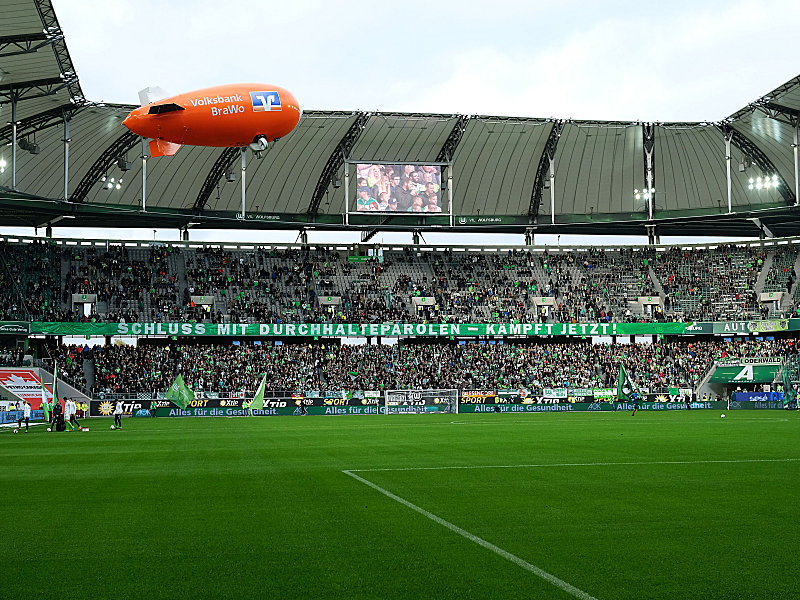 Taten ihre Meinung schon vor dem Spiel kund: Die Wolfsburger Fans.