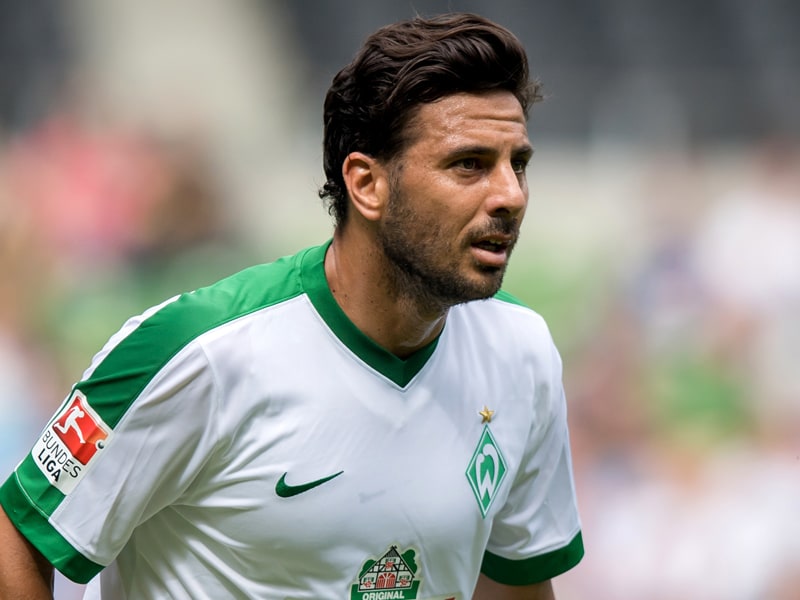 Wann gibt er sein Comeback? Werder Bremens St&#252;rmer Claudio Pizarro.  