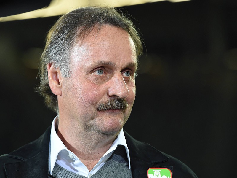 Peter Neururer wird Cheftrainer beim VDV-Proficamp - kicker