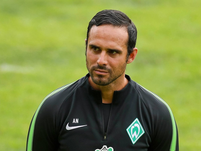 Sucht noch nach der optimalen Besetzung im Sturm: Bremens Cheftrainer Alexander Nouri.