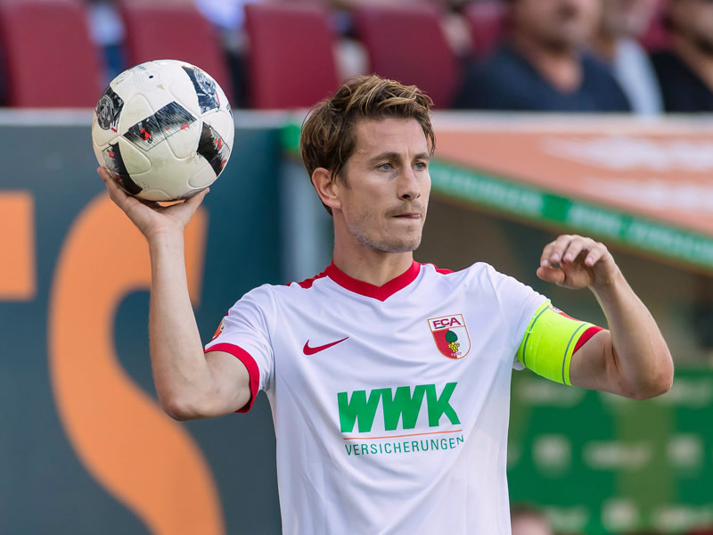 Paul Verhaegh: F&#252;hrungsspieler in Augsburg - nun bald bei Ligakonkurrent Wolfsburg? 