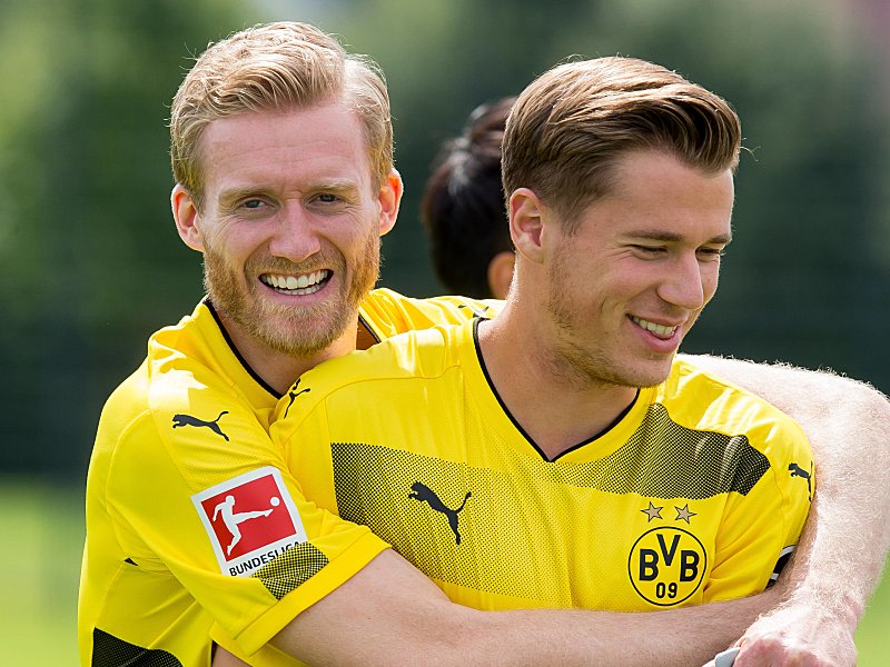 Die Trennung steht kurz bevor: Erik Durm wird Dortmund verlassen (li. Andr&#233; Sch&#252;rrle).