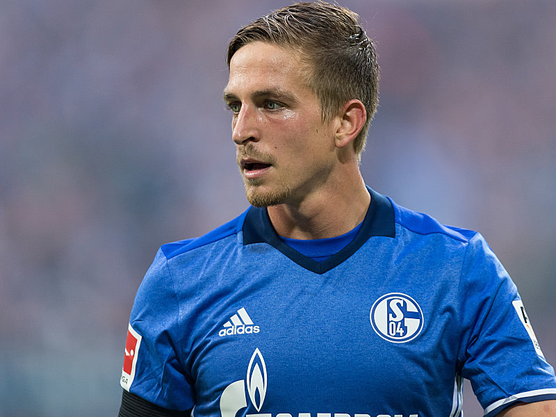 Schalkes Bastian Oczipka wird Vater und k&#246;nnte deshalb bei Hertha fehlen.
