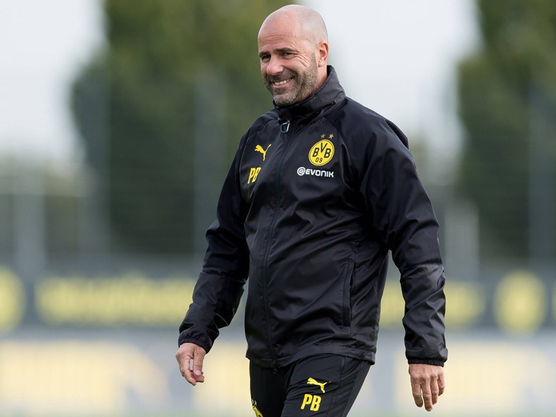 Unter ihm ist Dortmund in der Liga gut in Schuss: Trainer Peter Bosz.