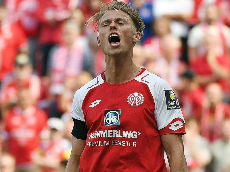 Hat sich in seinem Abwehrverhalten deutlich verbessert: Der Mainzer Fl&#252;gelspieler Viktor Fischer.  