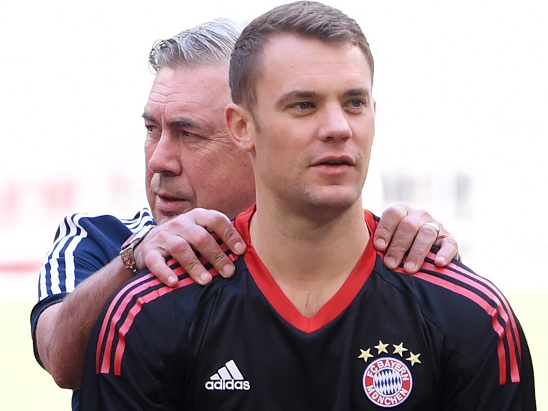 Welttrainer 2017? Manuel Neuer war nicht der einzige Bayern-Profi, der da Carlo Ancelotti auf dem Zettel hatte.