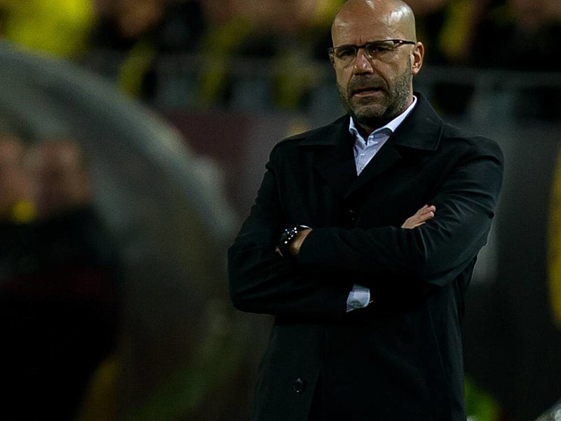 Nicht zufrieden mit der Leistung seiner Mannschaft: Dortmunds Trainer Peter Bosz.