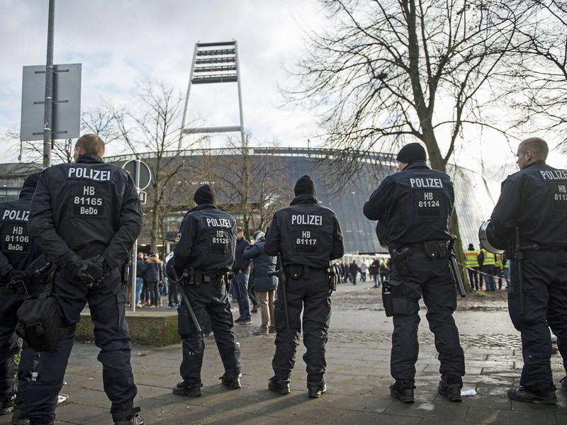 Der Einsatz der Polizeikr&#228;fte wird f&#252;r das Spiel Bremen gegen Hannover etwas zur&#252;ckgefahren. 