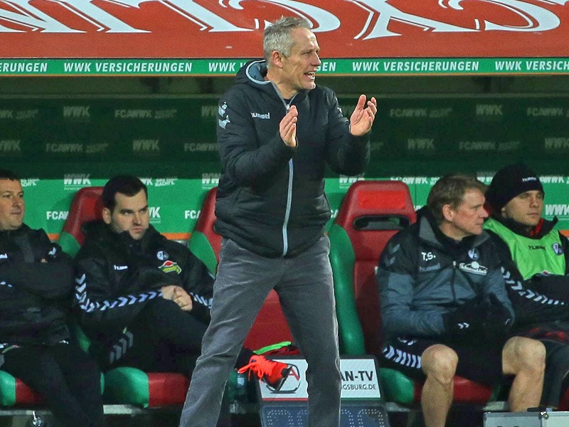 Konnte sich zuletzt &#252;ber flei&#223;iges Punktesammeln freuen: Freiburgs Coach Christian Streich.